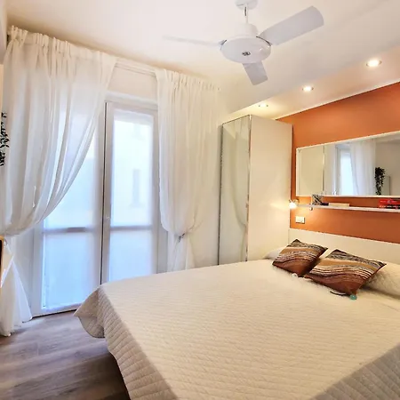 Genovesi Chic - Affori Station Apartamento *